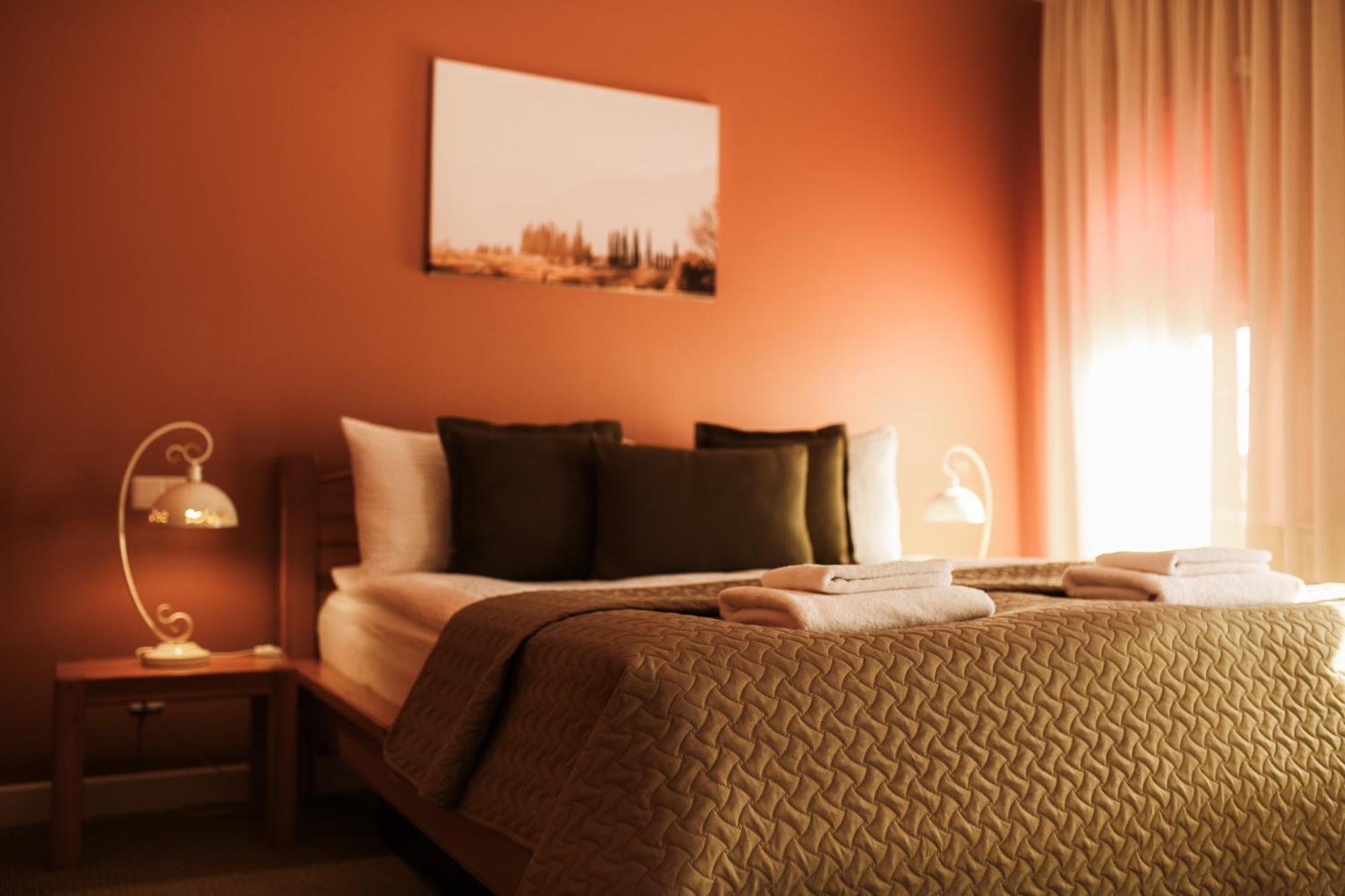 Jolanta Hotel Aluksne Ngoại thất bức ảnh