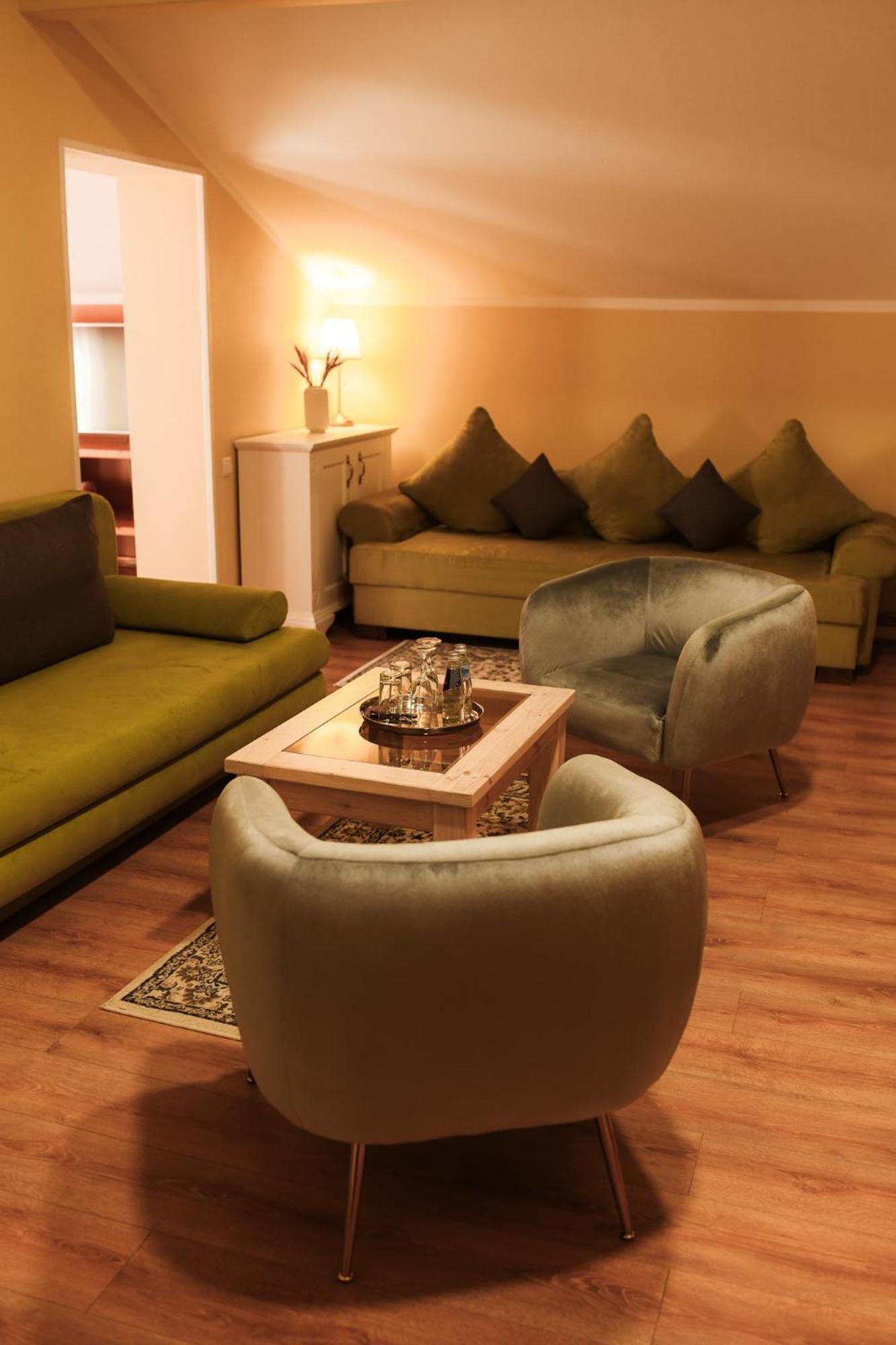 Jolanta Hotel Aluksne Ngoại thất bức ảnh